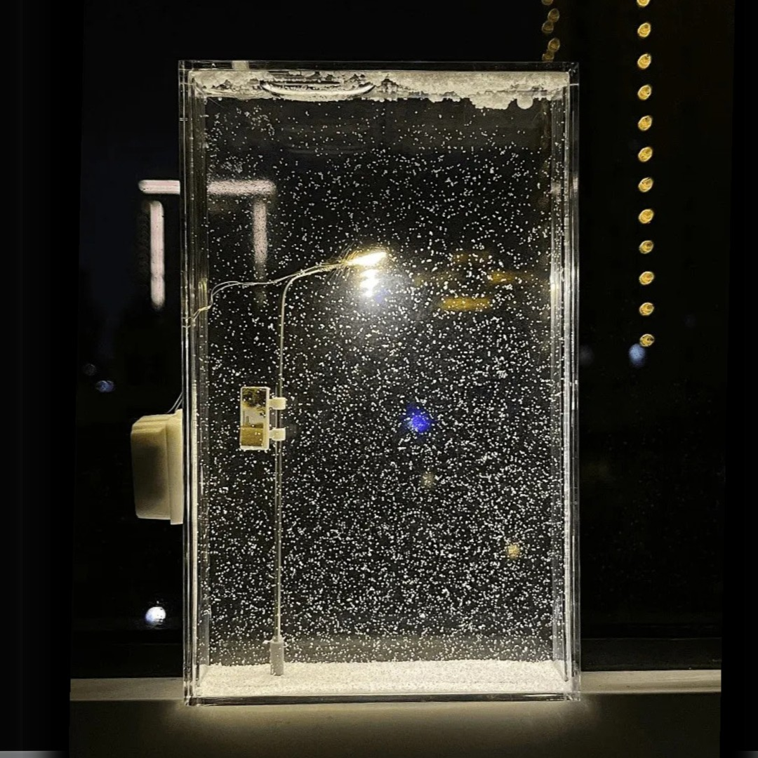 Snowfall Street Lamp